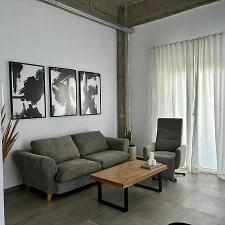 Industrial Loft Comfort Living Heraklion  Exterior photo