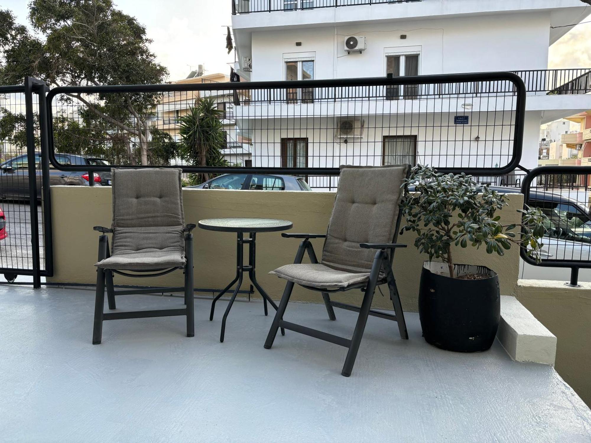 Industrial Loft Comfort Living Heraklion  Exterior photo